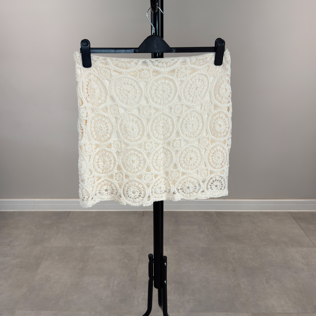 Cream/Ivory Intricate Crochet Lace Mini Skirt (Preloved)