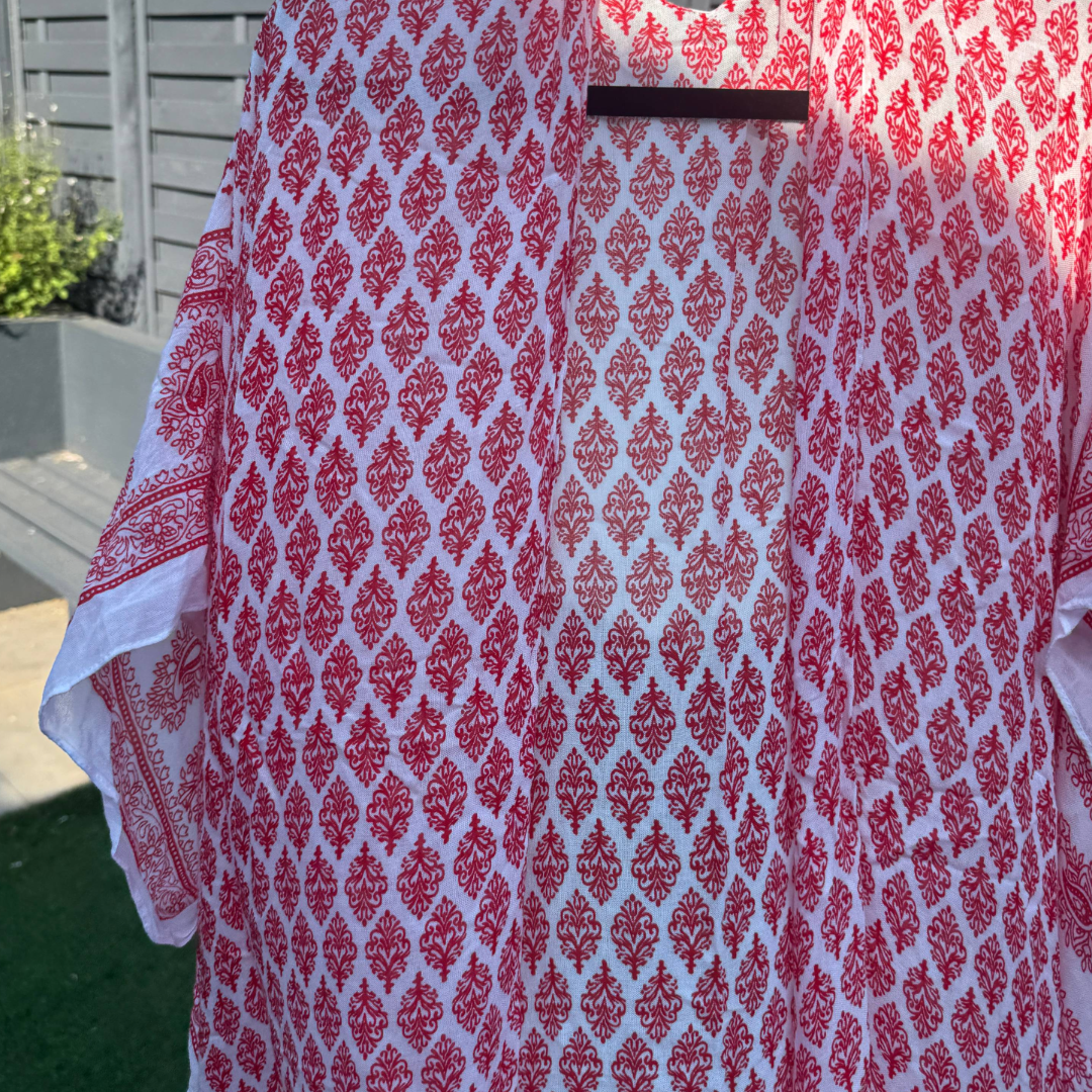 Red & White Patterned Boho Kimono / Beach Cover-Up (Preloved)