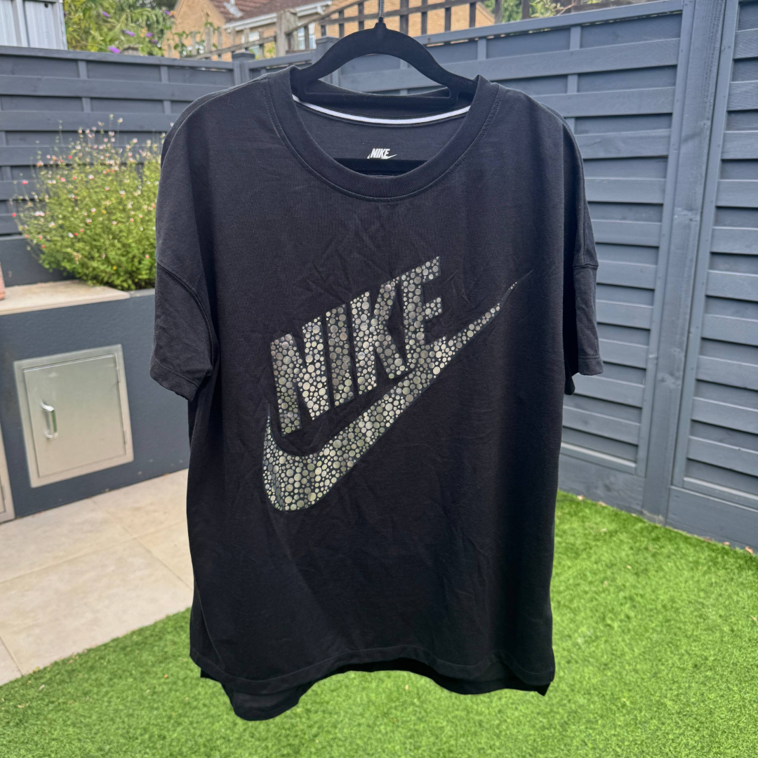Nike Black Graphic T-Shirt BNWT - Size (Preloved)