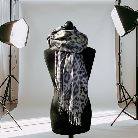 Luxurious Leopard Print Scarf